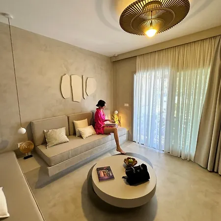 Pefki Luxury *